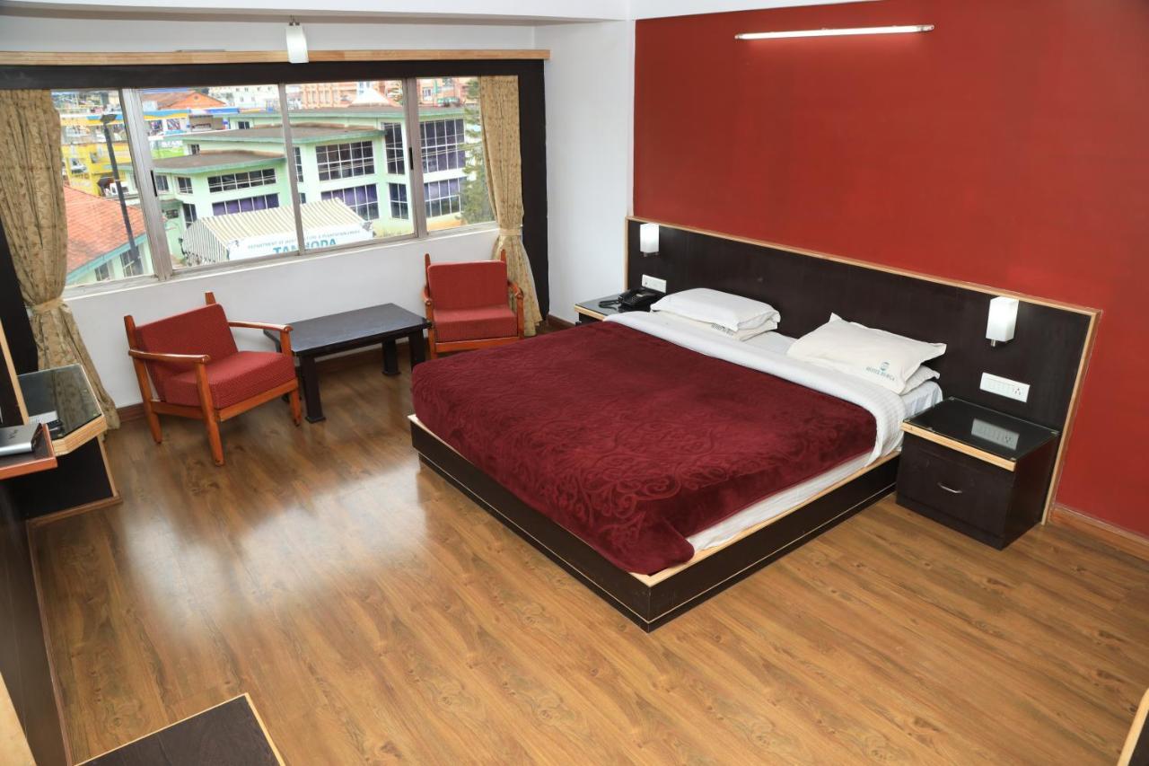 Hotel Durga Ooty Exteriör bild